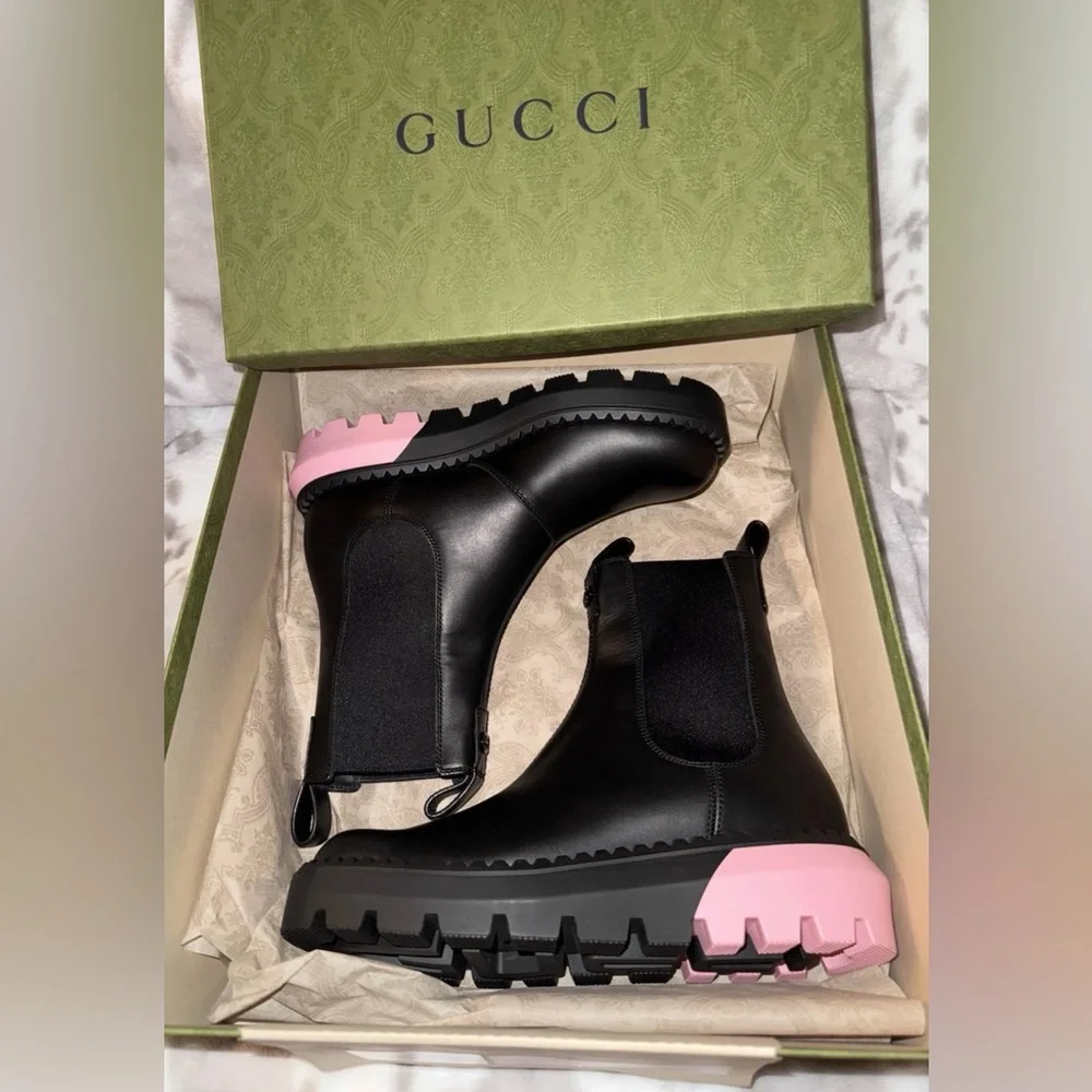 Gucci Black Leather Chelsea Boot Sierra Stretch Ankle Women Size 8 US/38 EU - Picture 2 of 8